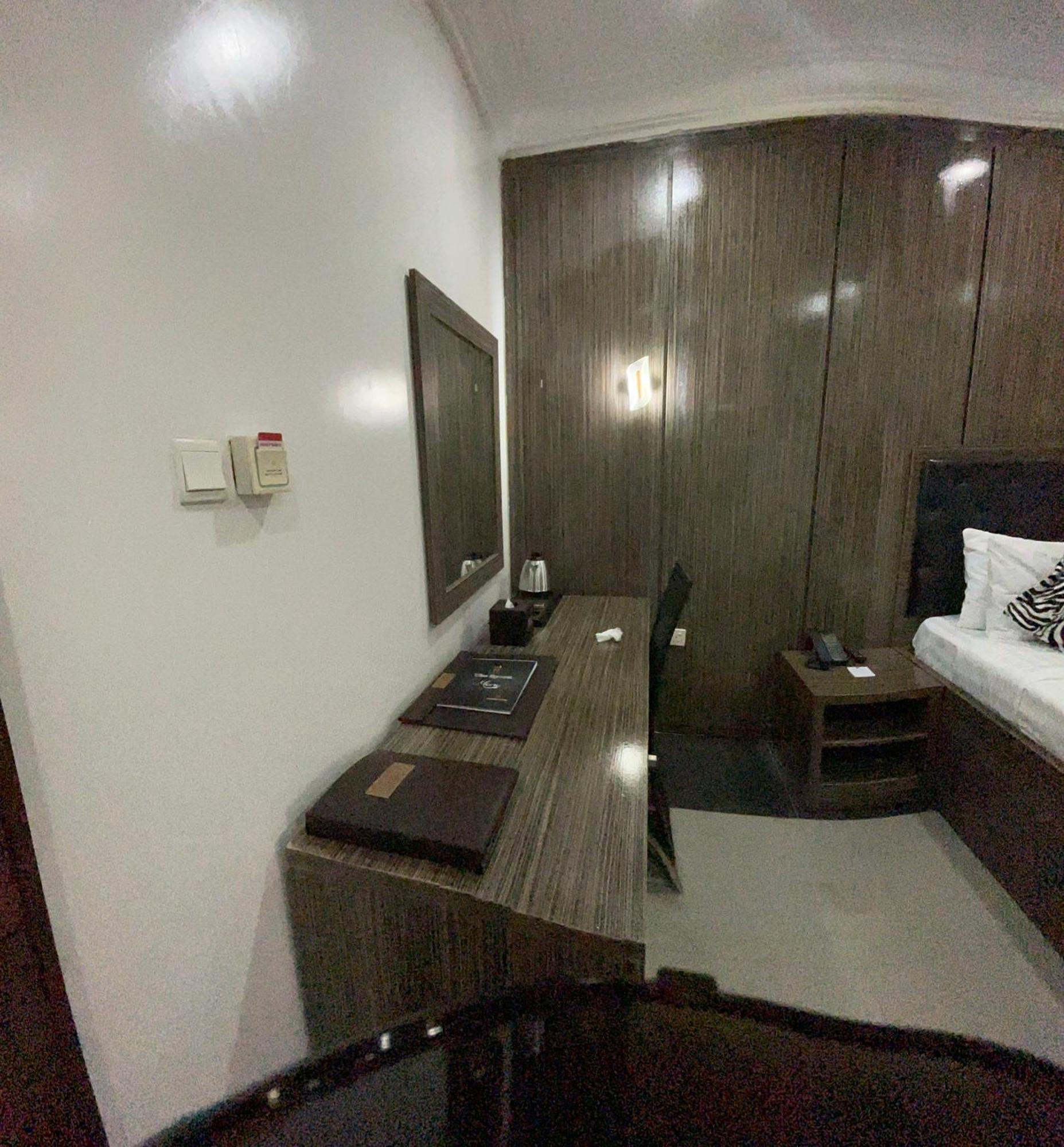 Aa Hotel And Suites Abuja Exterior photo