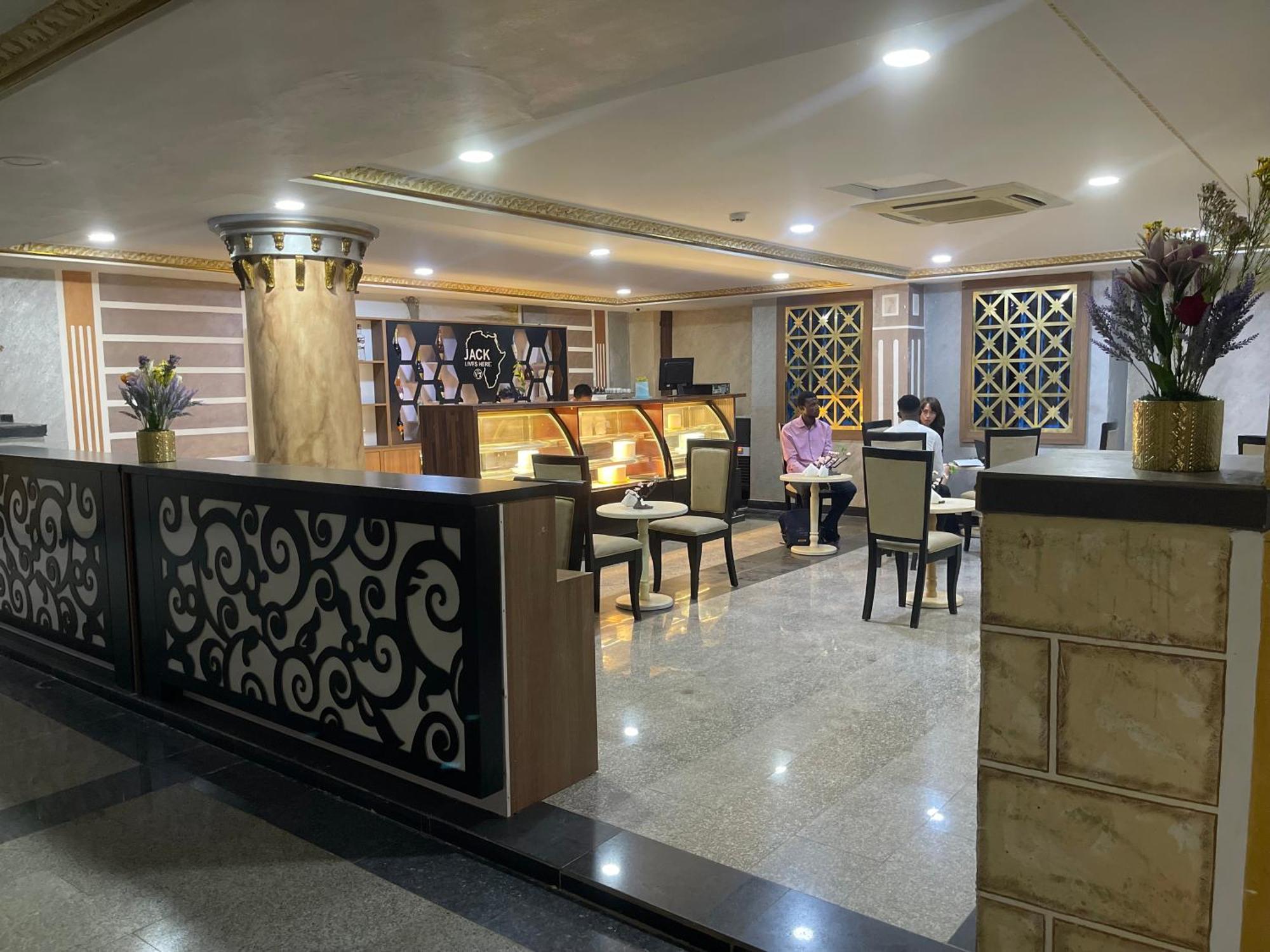 Aa Hotel And Suites Abuja Exterior photo