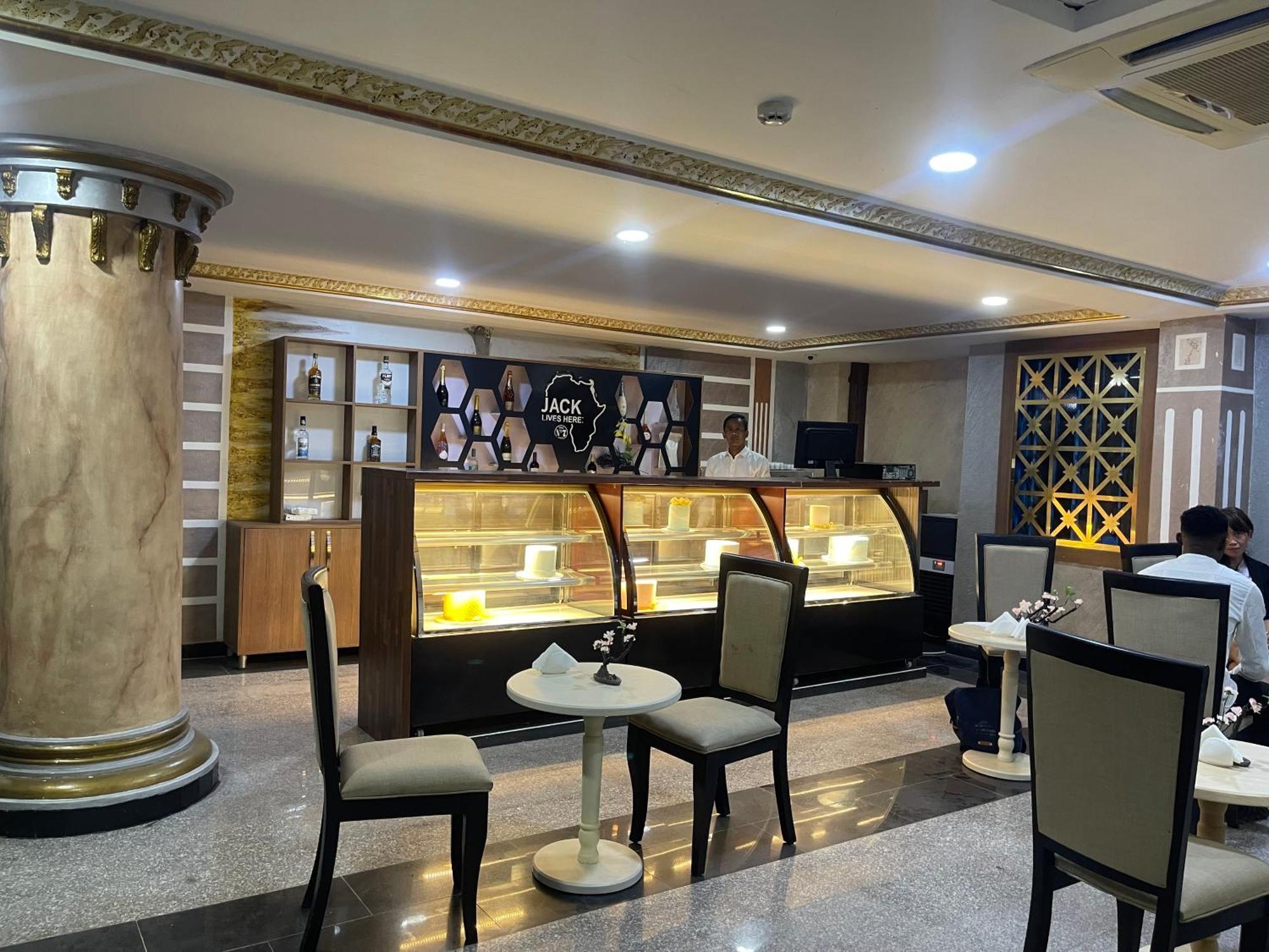 Aa Hotel And Suites Abuja Exterior photo