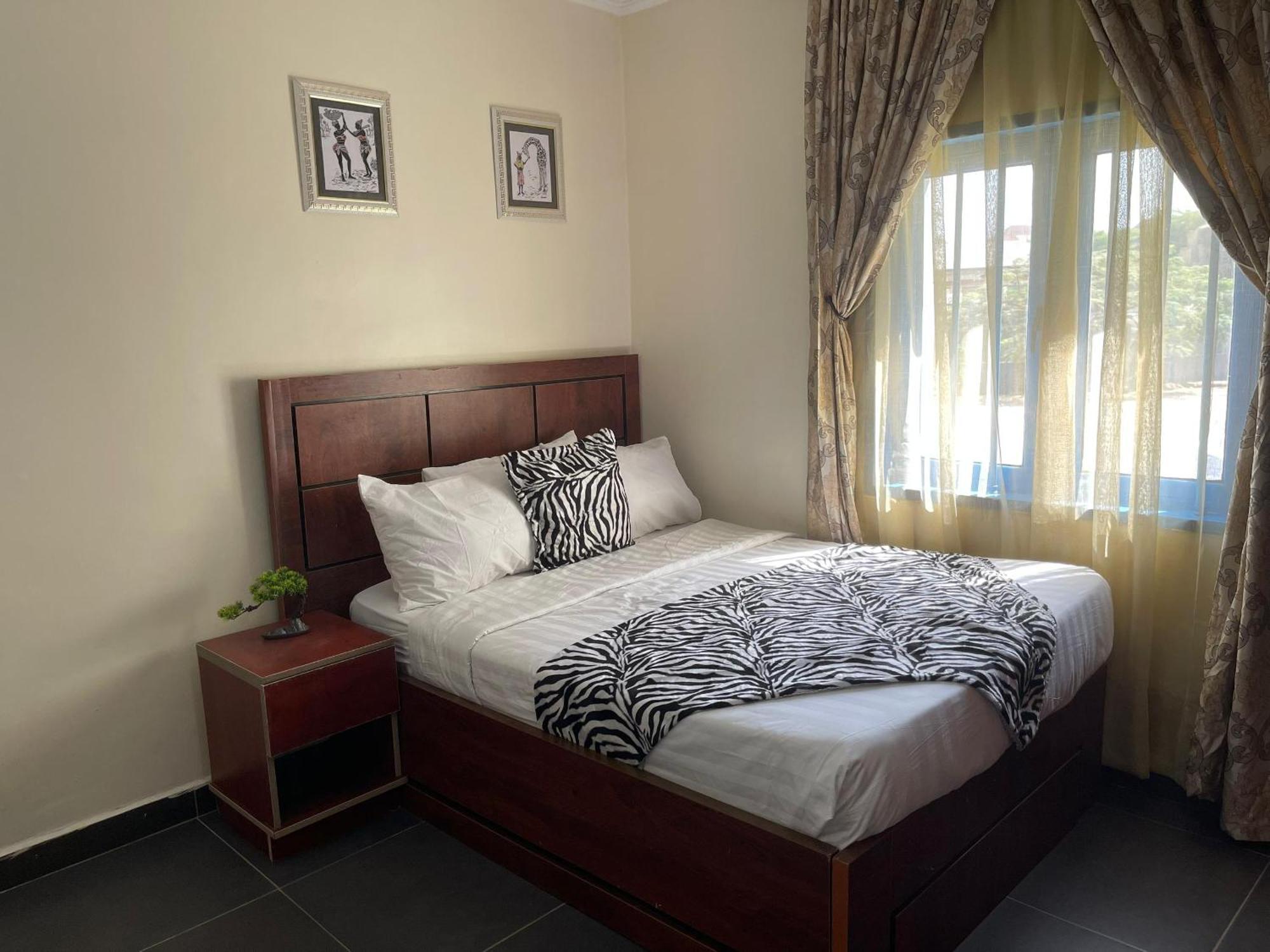 Aa Hotel And Suites Abuja Exterior photo